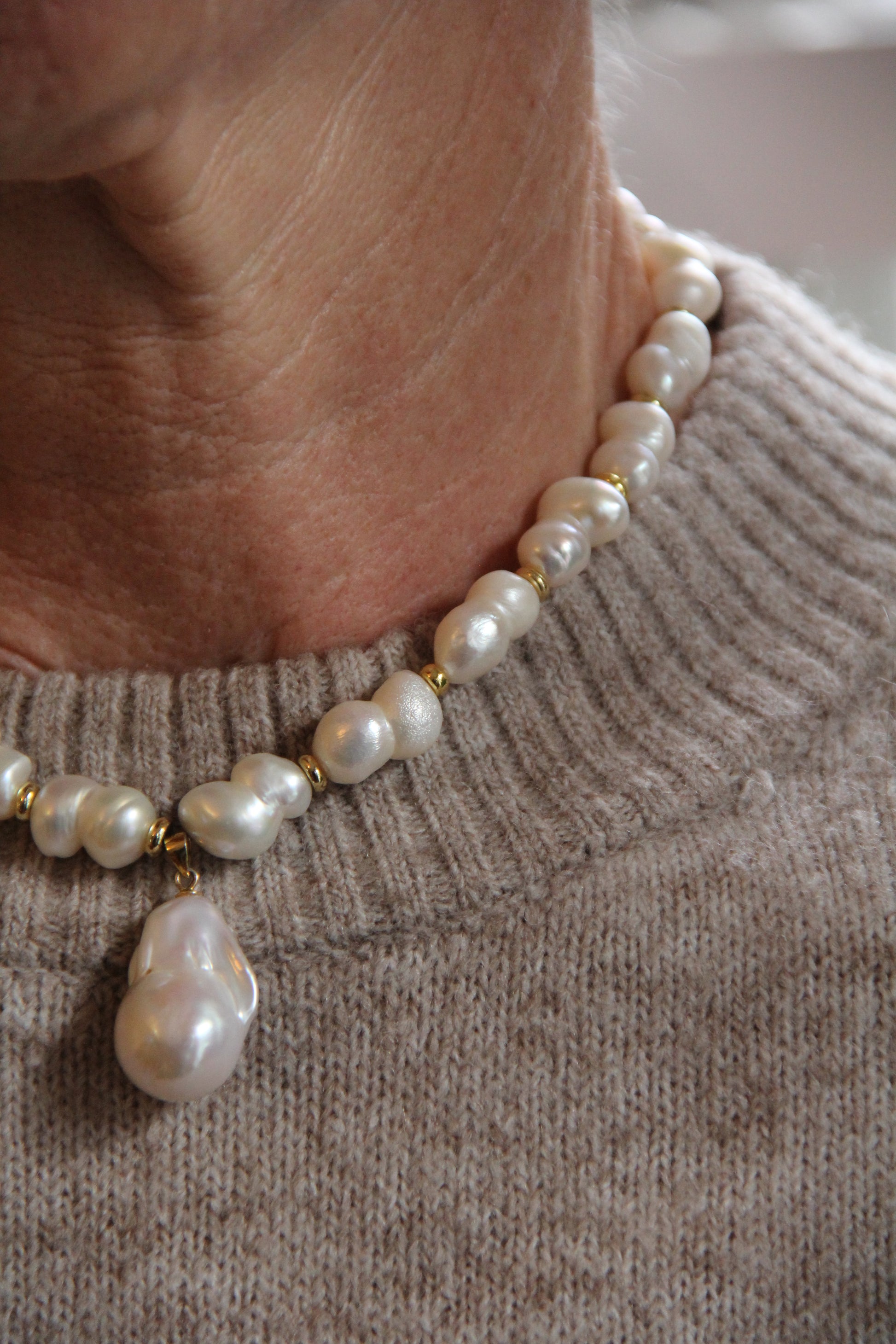 pearl-pendant-necklace